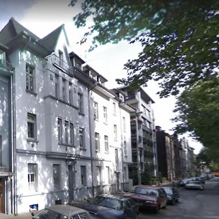 Prime - Monteur House With 1-4