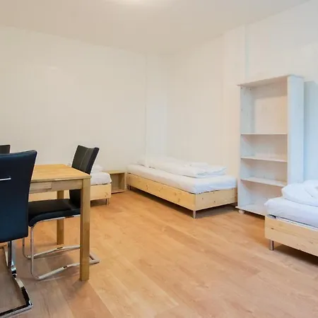 Prime - Monteur House With 1-4 Apartamento Duisburgo