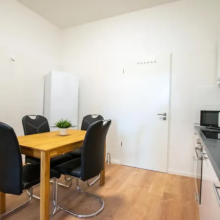 Apartament Prime - Monteur House With 1-4 *