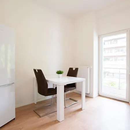 Prime - Monteur House With 1-4 Duisburgo