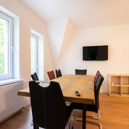 Prime - Monteur House With 1-4 *