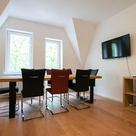 Prime - Monteur House With 1-4 *