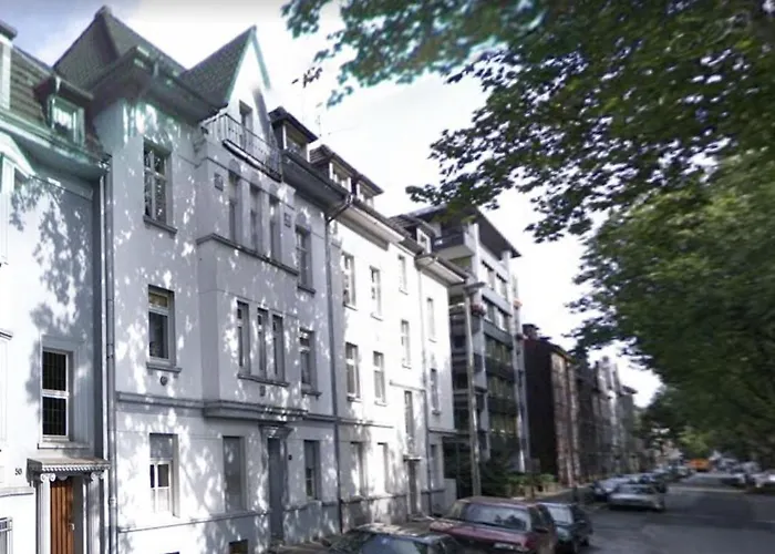 Prime - Monteur House With 1-4