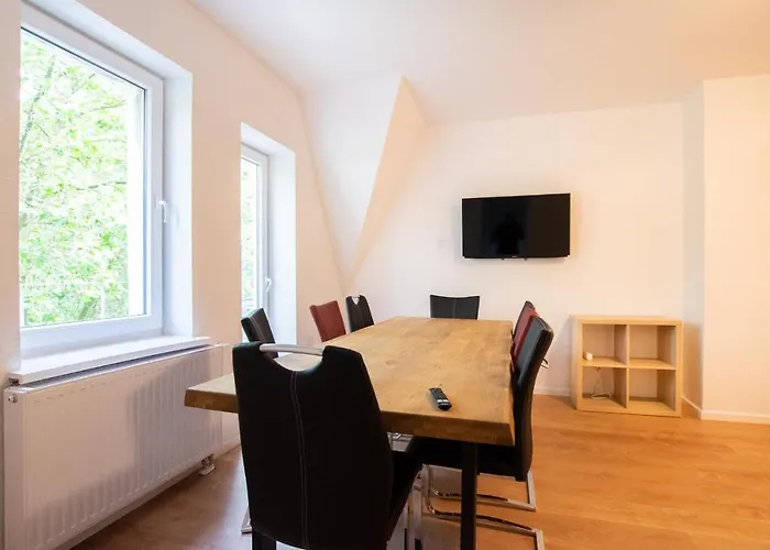 Prime - Monteur House With 1-4 *